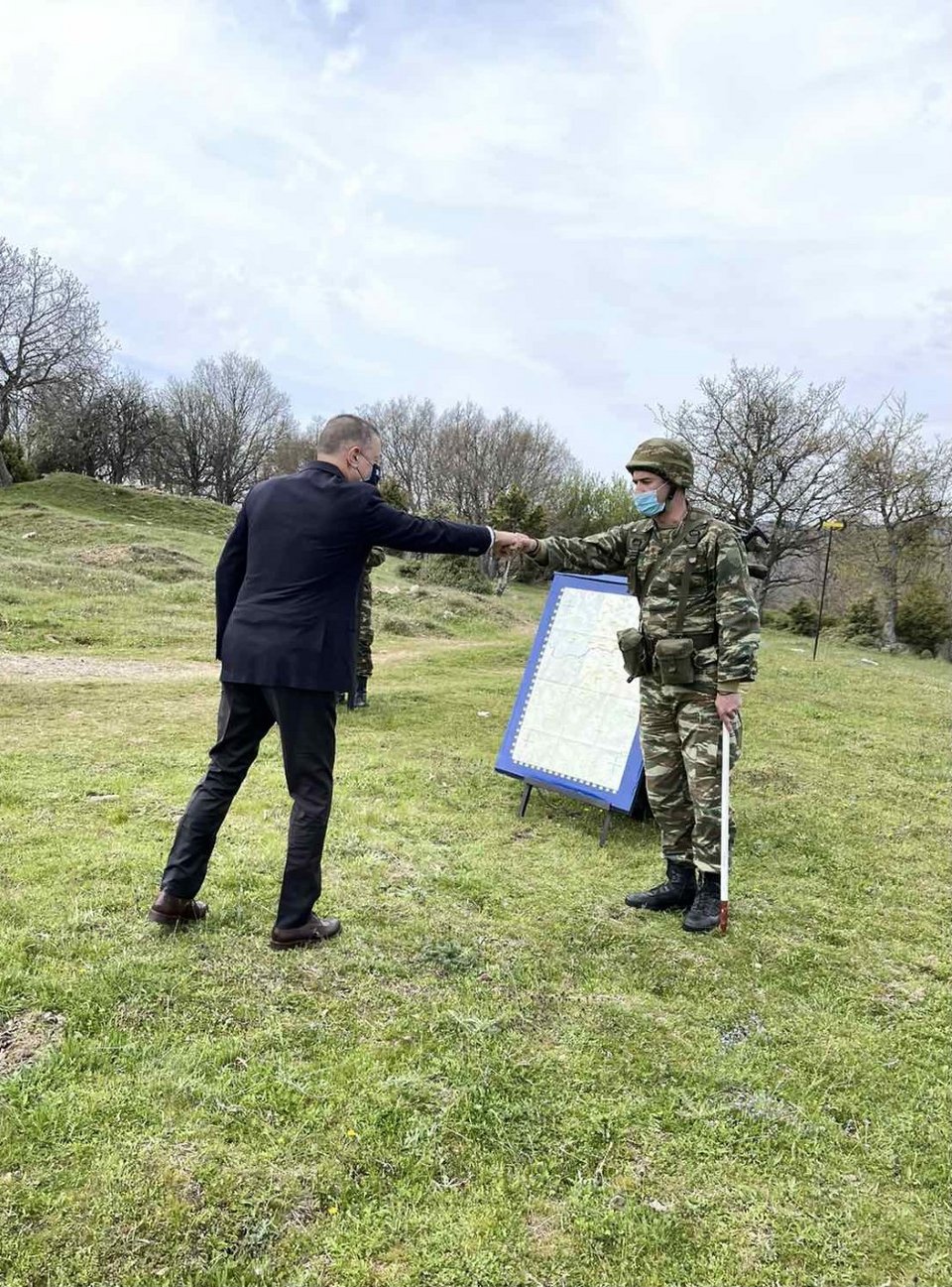 Ο υφυπουργός Εθνικής Άμυνας μετέβη στο επιτηρητικό Φυλάκιο 690, στα ελληνοβουλγαρικά σύνορα -Φωτογραφία: EUROKINISSI/ΓΡ.ΤΥΠΟΥ ΥΕΘΑ