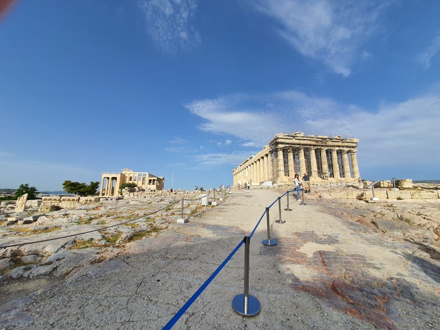 Τσιμέντο είχε ο διάδρομος προς τον ναό του Παρθενώνος και στο παρελθόν