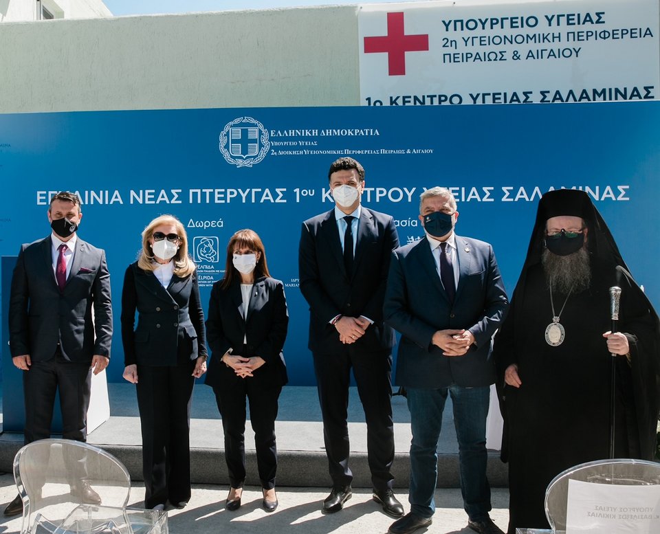 Ο δήμαρχος Σαλαμίνας Γιώργος Παναγόπουλος, η Μαριάννα Βαρδινογιάννη, η Κατερίνα Σακελλαροπούλου, ο Βασίλης Κικίλιας, ο Γιώργος Πατούλης και ο Μητροπολίτης Ιεράς Μητρόπολης Μεγάρων και Σαλαμίνας Κωνσταντίνος