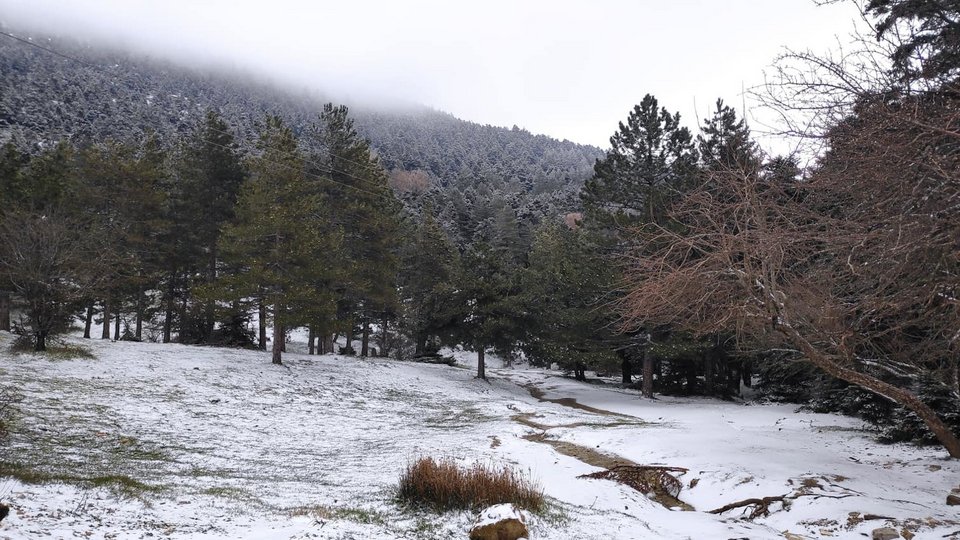 Χιόνια στην Πάρνηθα στις 9 Απριλίου
