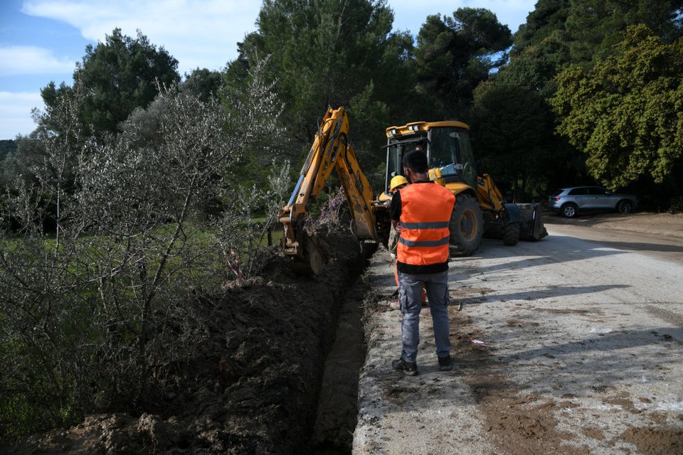 Εργα υπογειοποίησης των καλωδίων στην περιοχή του Τατοϊου