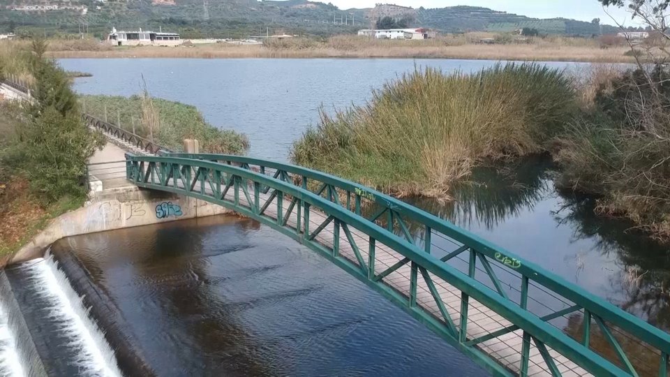 λιμνη