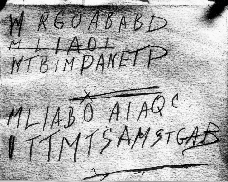 Η ασυνάρτητη γραφή που πιστεύεται ότι ήταν κάποιου είδους κώδικας