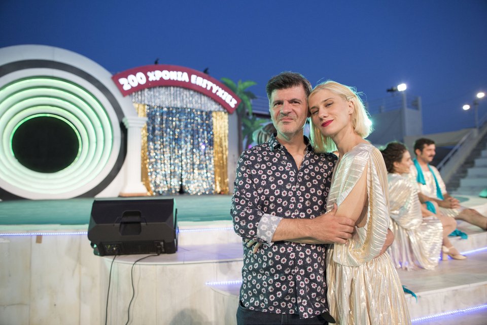 Βάσω Καβαλιεράτου Φοίβος Δεληβοριάς αγκαλιά