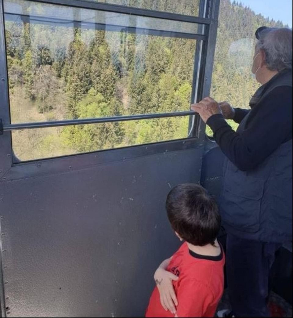Έιταν παππούς του στο τελεφερίκ στην Ιταλία