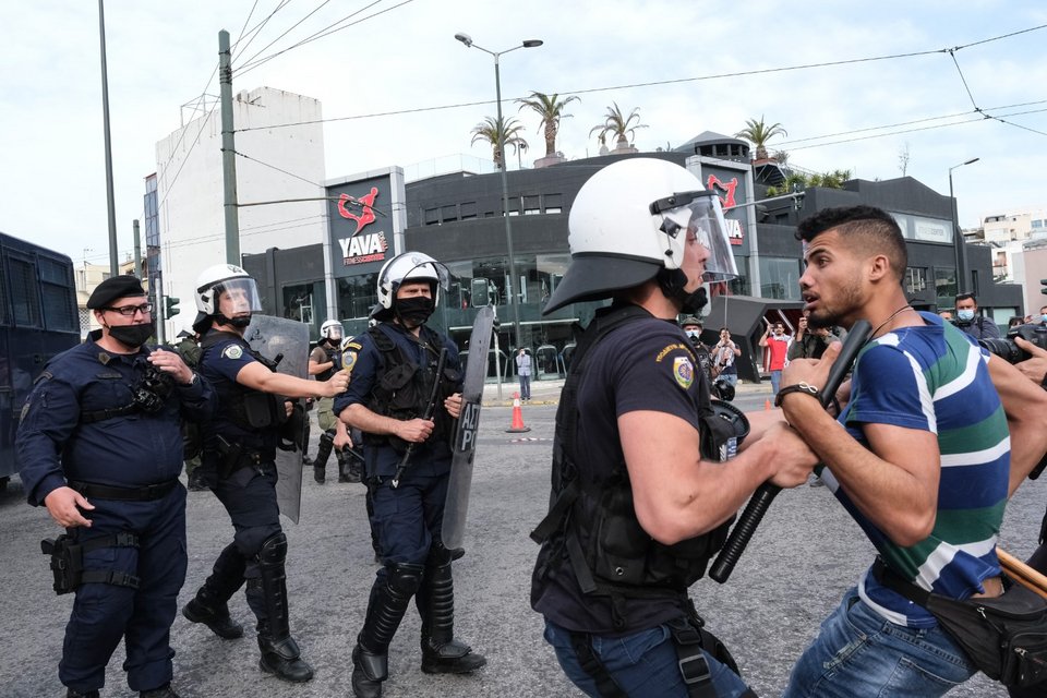 Επεισόδια και δακρυγόνα στη Λεωφόρο Κηφισίας σε πορεία διαμαρτυρίας στην πρεσβεία του Ισραήλ Φωτογραφία: Alexandros Michailidis/SOOC