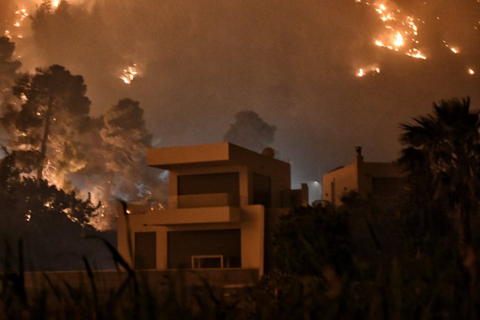 Φωτιά στο Σχίνο Κορινθίας