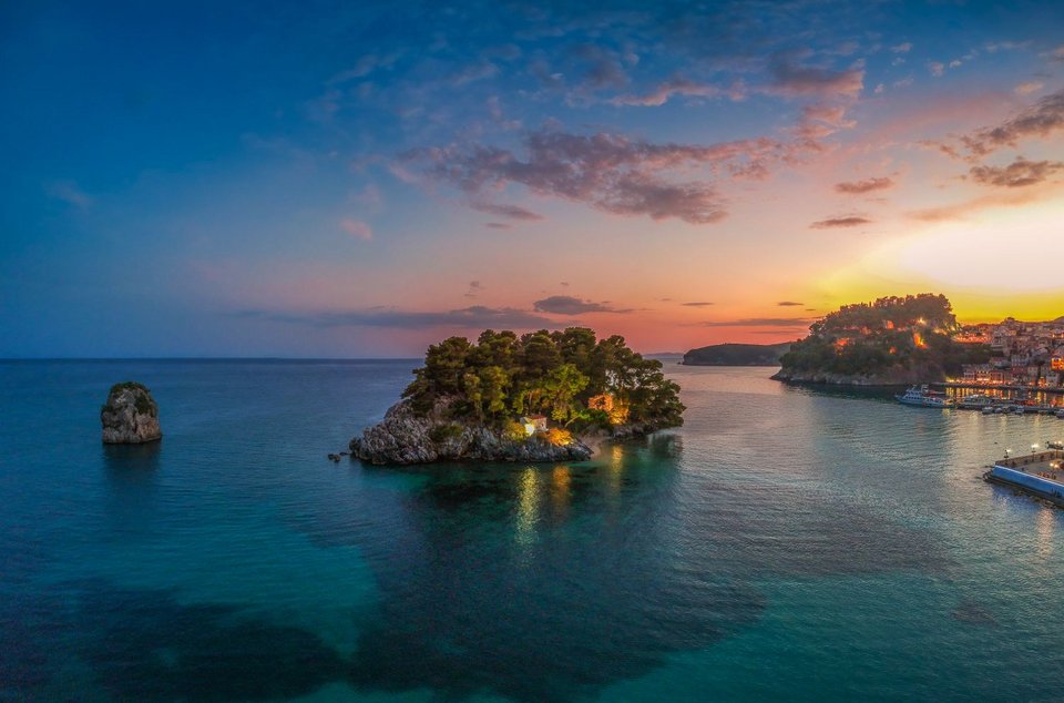 Νησάκι Παναγιά απέναντι από την Πάργα