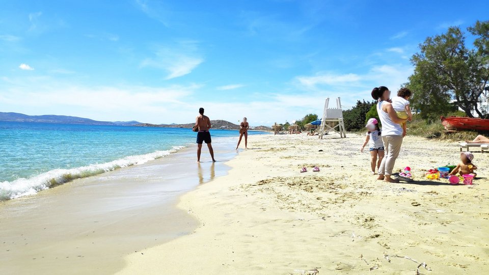 Παραλία Αγίας Αννας Νάξου / Φωτογραφία: iefimerida.gr