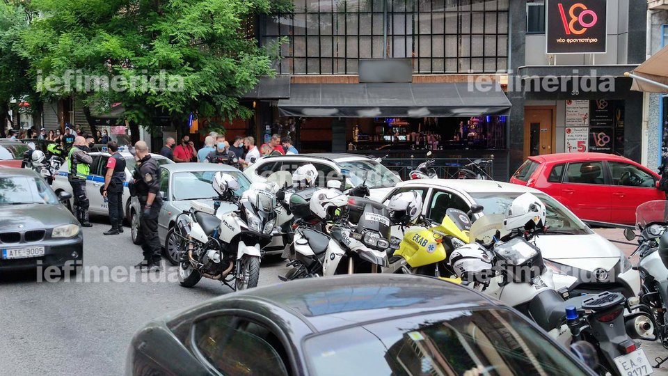 Η αστυνομία στο σημείο της δολοφονίας στα Σεπόλια/ Φωτογραφία: iefimerida
