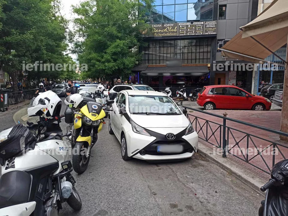 Η αστυνομία στο σημείο της δολοφονίας στα Σεπόλια/ Φωτογραφία: iefimerida