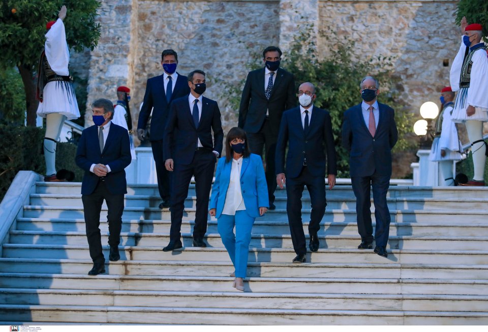 Οι υψηλοί προσκεκλημένοι στους κήπους του Προεδρικού Μεγάρου / Φωτογραφία: Intimenews/ΛΙΑΚΟΣ ΓΙΑΝΝΗΣ