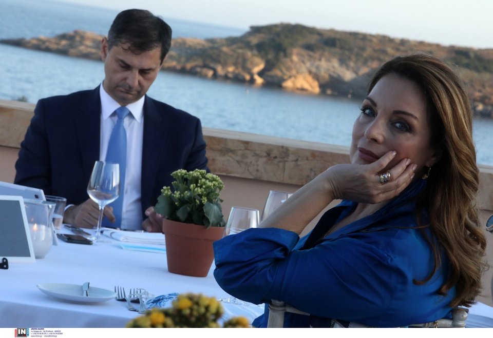 Ο Χάρης Θεοχάρης και η πρόεδρος του ΕΟΤ, Αντζελα Γκερέκου / Φωτογραφία: Intimenews/ΣΤΕΦΑΝΟΥ ΣΤΕΛΙΟΣ