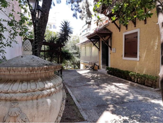 Η Βίλα Κοτοπούλη απέξω