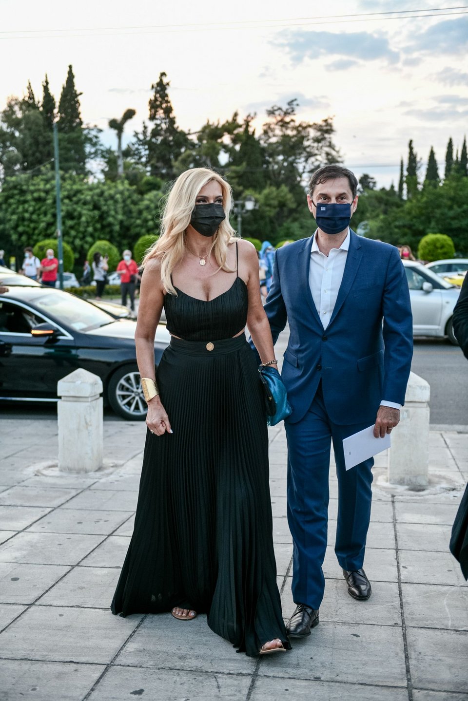  O υπουργός Τουρισμού, Χάρης Θεοχάρης, με τη σύζυγό του 