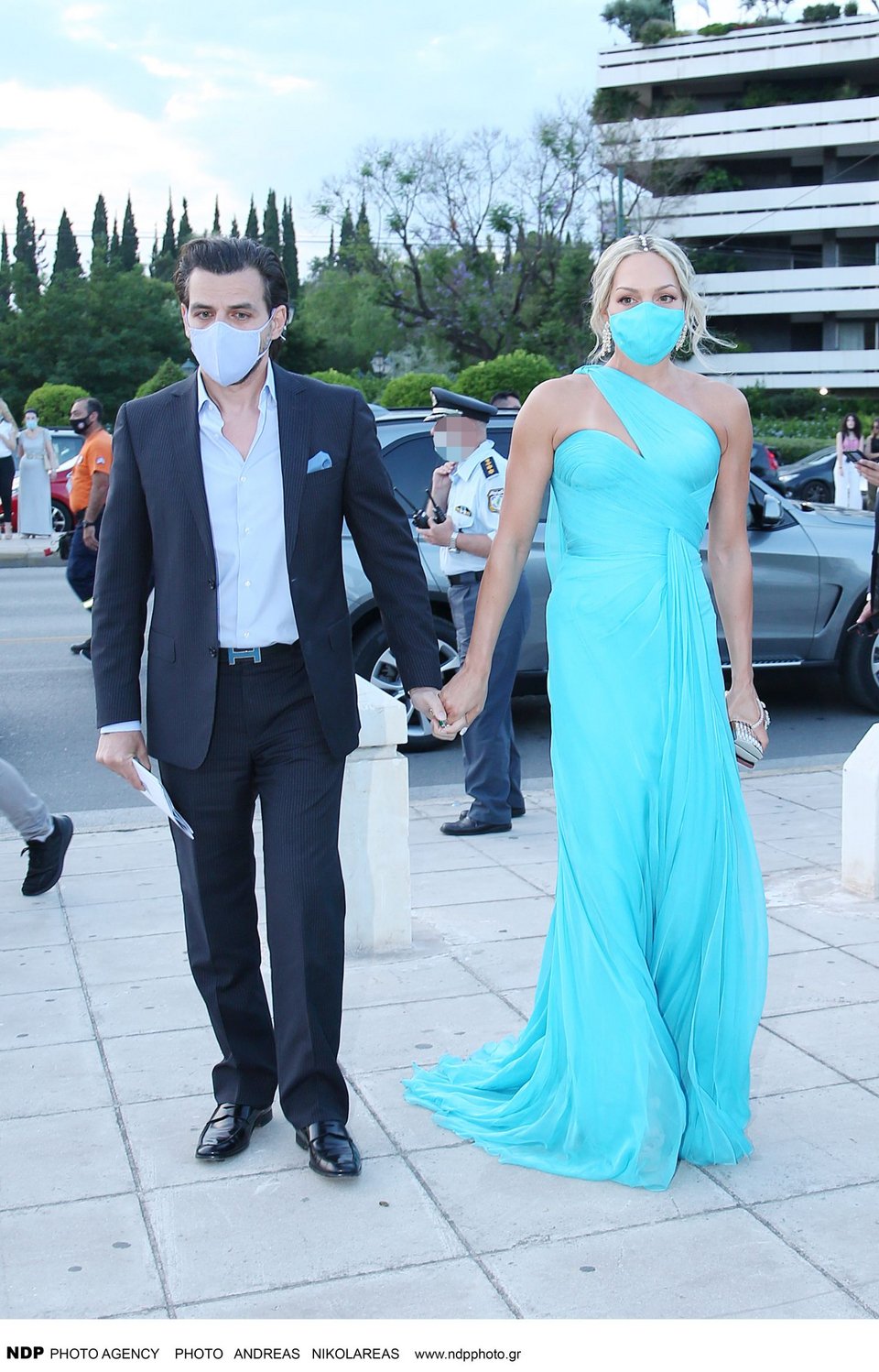 Ο Βασίλης και η Ρόη Αποστολοπούλου