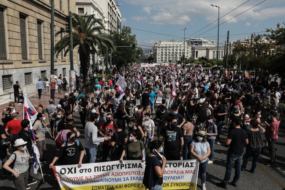 Σε απεργιακό κλοιό η χώρα για το νέο εργασιακό