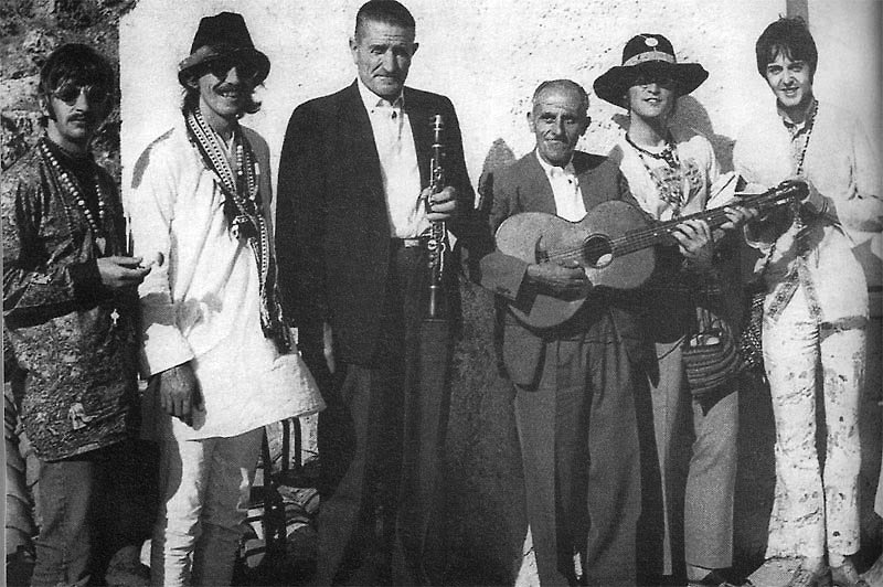 Οι Beatles στην Αράχωβα (Φωτό: Αριστοτέλης Σαρρηκώστας,1967)