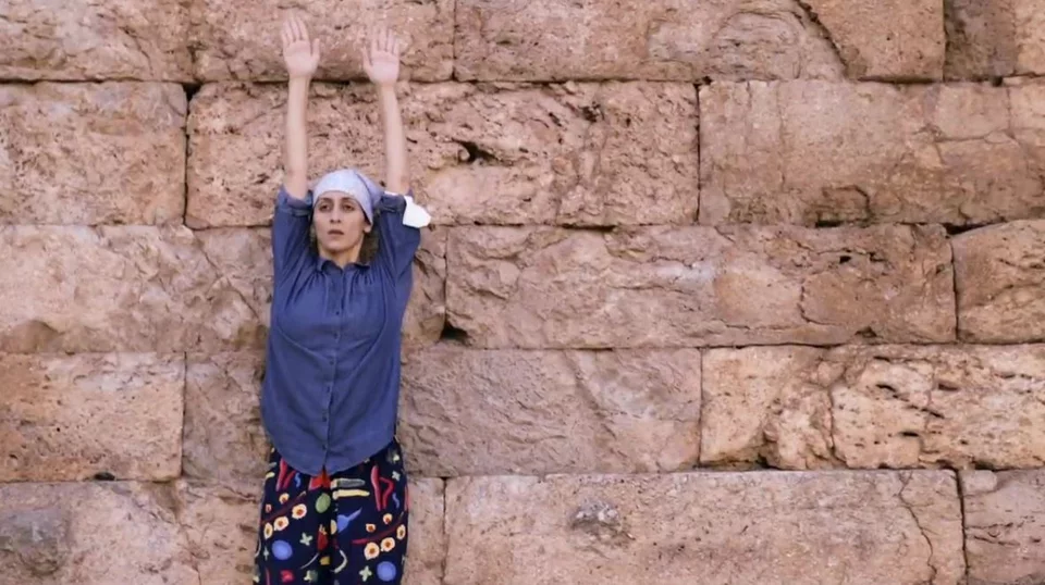 Στιγμιότυπο από τα παρασκήνια και τις πρόβες.