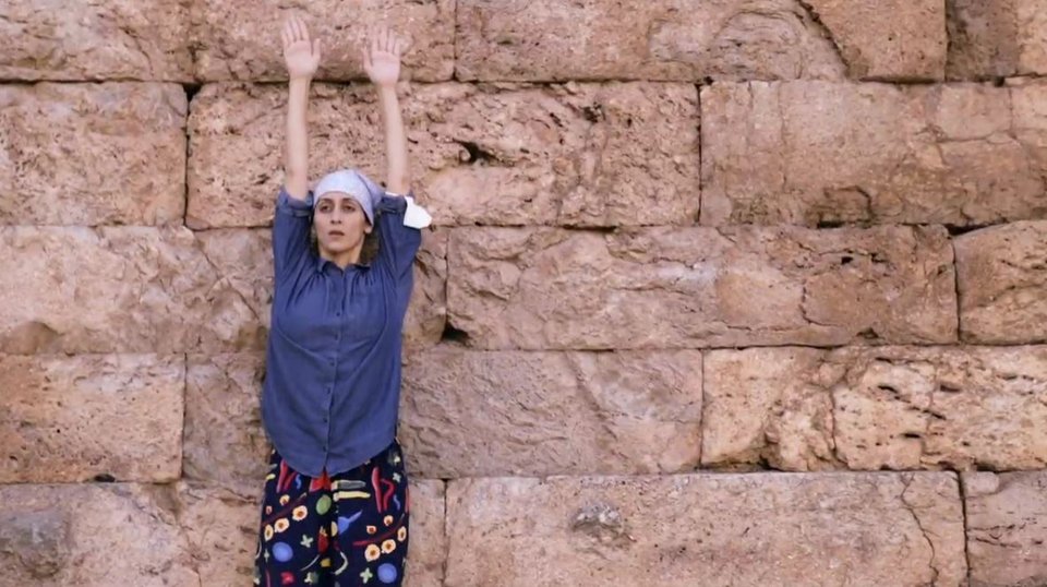 Στιγμιότυπο από τα παρασκήνια και τις πρόβες.