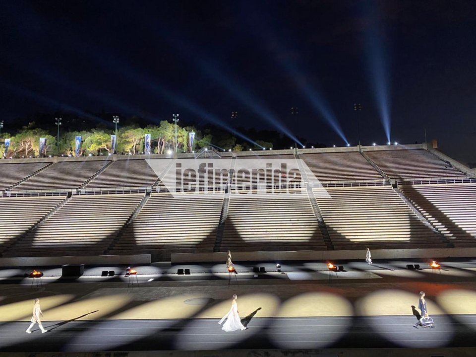Το iefimerida βρέθηκε μέσα στο Παναθηναϊκό στάδιο για την Dior Cruise 2022