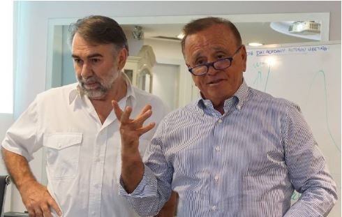 Ο καθηγητής Ψυχιατρικής του ΕΚΠΑ, Χαράλαμπος Παπαγεωργίου (αριστερά) και ο ιδρυτής του Ελληνικού Φιλοσοφικού Φόρουμ και της DHI, Κωνσταντίνος Γιώτης (δεξιά).