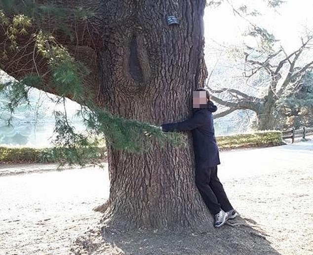 Εμανουέλ Μακρόν αυτός που τον χαστούκισε