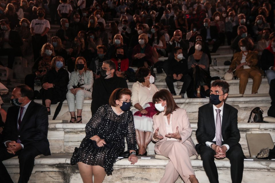 Η ΠτΔ συνομιλεί με την υπ. Πολιτισμού Λίνα Μενδώνη -Φωτογραφία: ΓΤ ΠτΔ ΜΑΝΩΛΟΠΟΥΛΟΣ ΘΟΔΩΡΗΣ