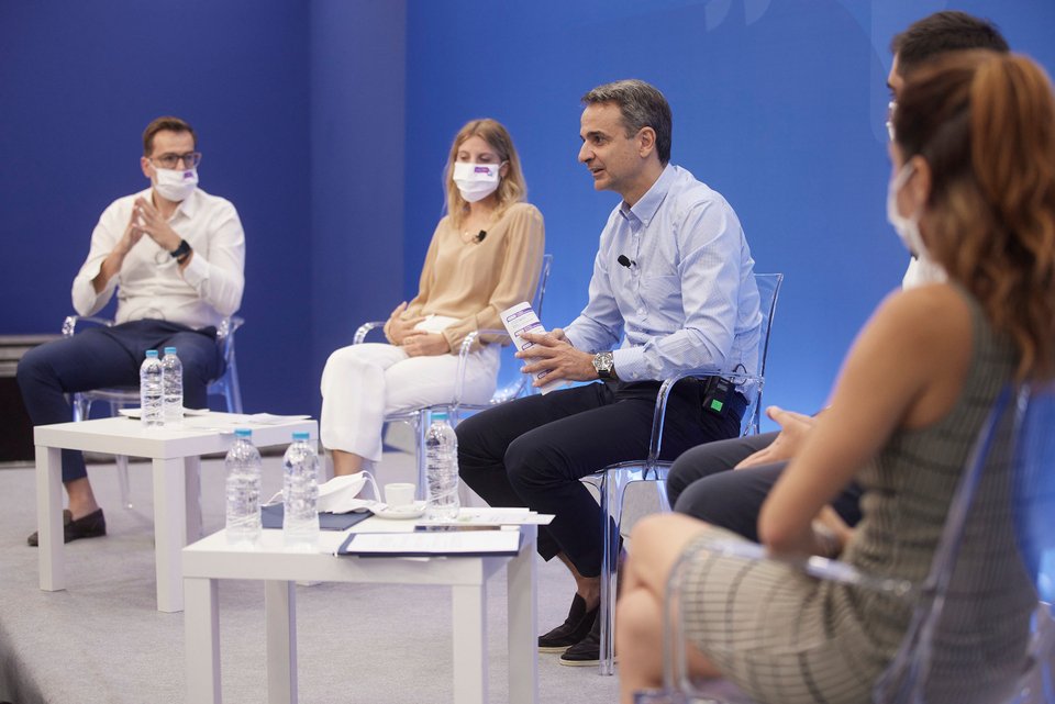 Ο Κυριάκος Μητσοτάκης σε συζήτηση με θέμα «Νέοι που διαπρέπουν στην Ελλάδα και το Εξωτερικό», στο πλαίσιο των εργασιών του forum «project2030.gr» που διοργανώνει η ΟΝΝΕΔ /ΦΩΤΟΓΡΑΦΙΑ: Intime News