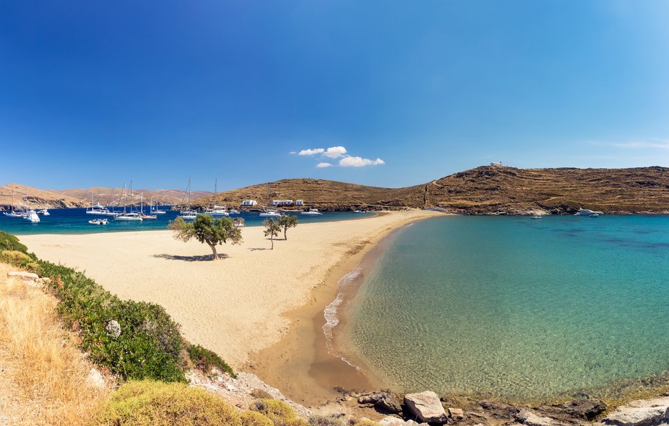 H παραλία της Κολώνας στην Κύθνο