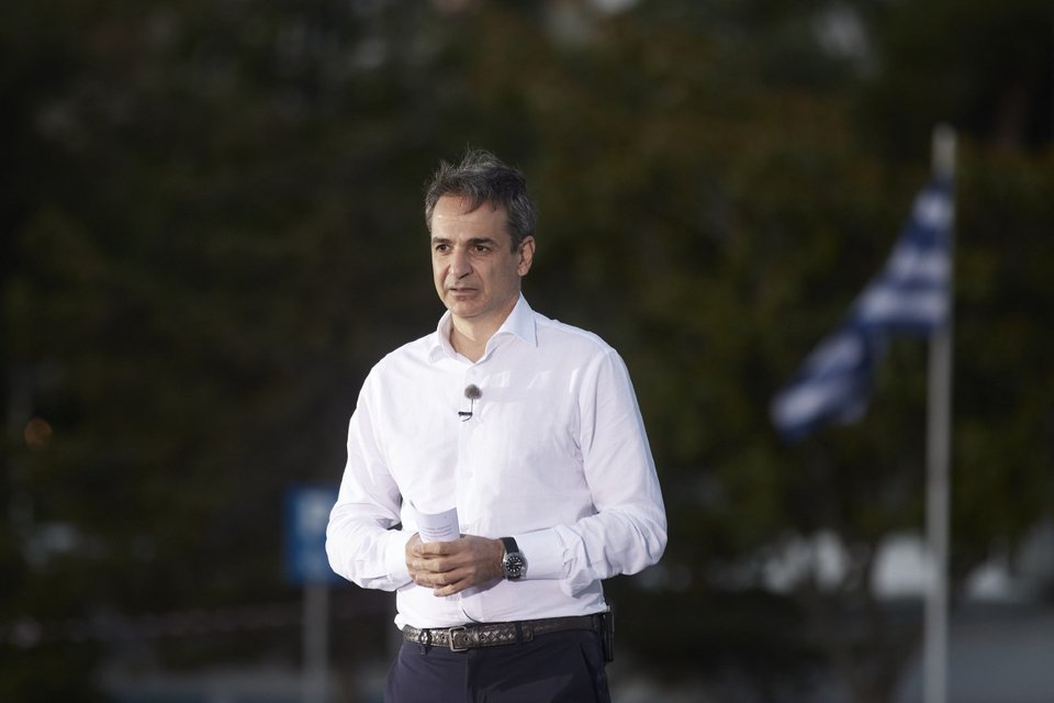 Ο Κ. Μητσοτάκης ανακοινώνει την ανάπλαση του παραλιακού μετώπου / Φωτογραφία: ΓτΠ/Δημήτρης Παπαμήτσος