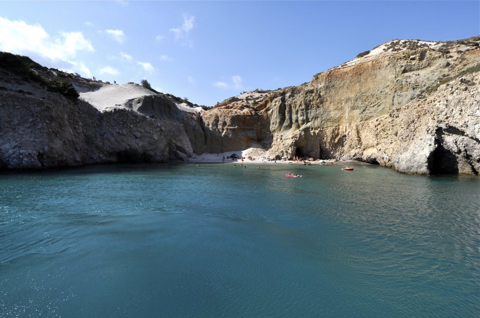 Η παραλία Τσιγκράδο της Μήλου