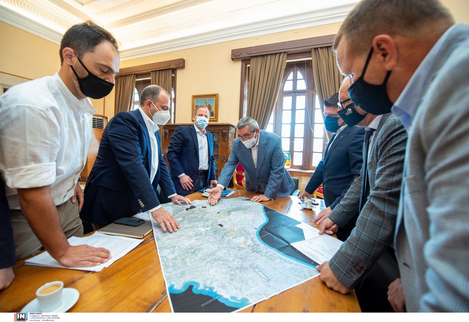 Εγκαινιάστηκε, παρουσία Κώστα Καραμανλή και Νίκου Χαρδαλιά, η νέα γέφυρα του ποταμού Μάκκαρη στη Ρόδο. Φωτογραφία: Intime news