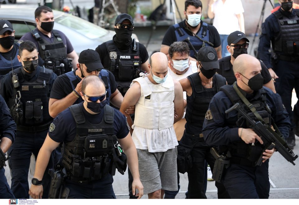 Ο 35χρονος Βούλγαρος, που κατηγορείται για τον βιασμό της καθαρίστριας στα Πετράλωνα, οδηγείται στον εισαγγελέα / Φωτογραφία: Intimenews/ΛΙΑΚΟΣ ΓΙΑΝΝΗΣ