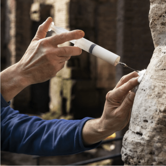  80 διαφορετικές ειδικότητες συνεργάζονται για τις τρεις φάσεις της αναστήλωσης 