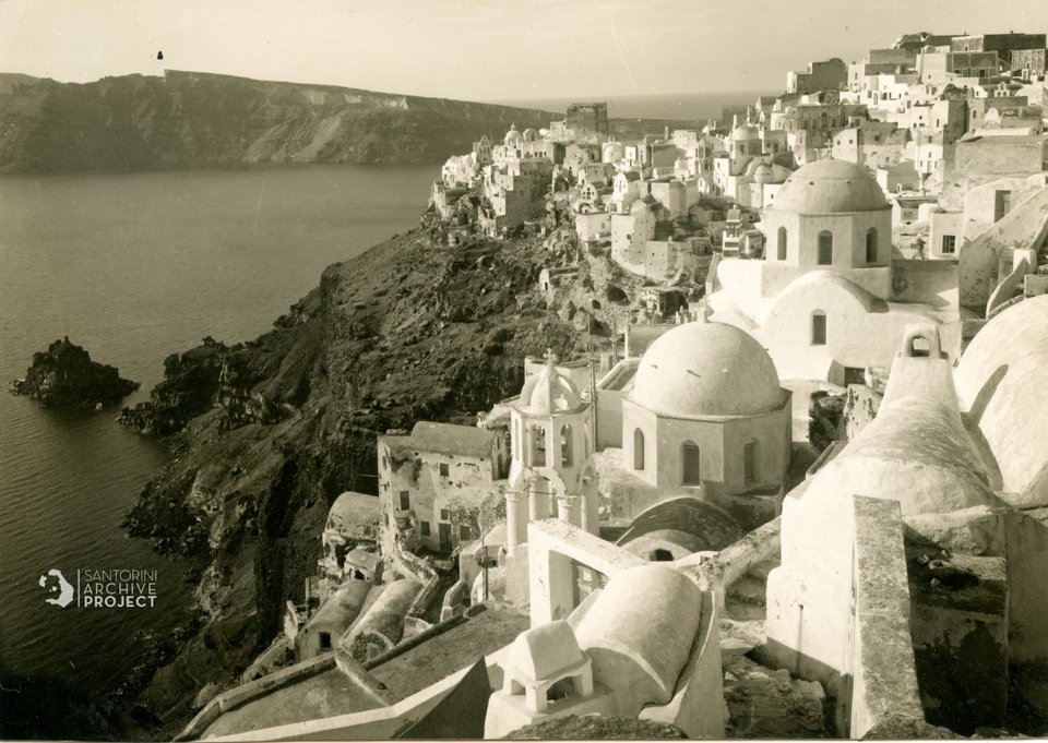 Η Απάνωμερια (Οία) την δεκαετία του 1930 /φωτογτραφία: Γ. Ιωακειμίδης