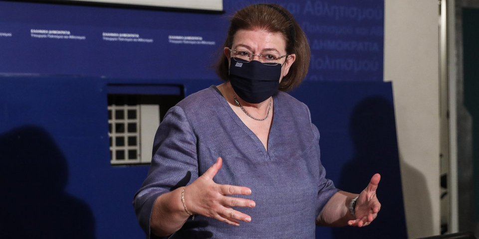 Η Λίνα Μενδώνη κατά τη διάρκεια της συνέντευξης τύπου για το «Ολη η Ελλάδα ένας Πολιτισμός» - Φωτογραφία: Εθρωκίνηση/ΣΩΤΗΡΗΣ ΔΗΜΗΤΡΟΠΟΥΛΟΣ