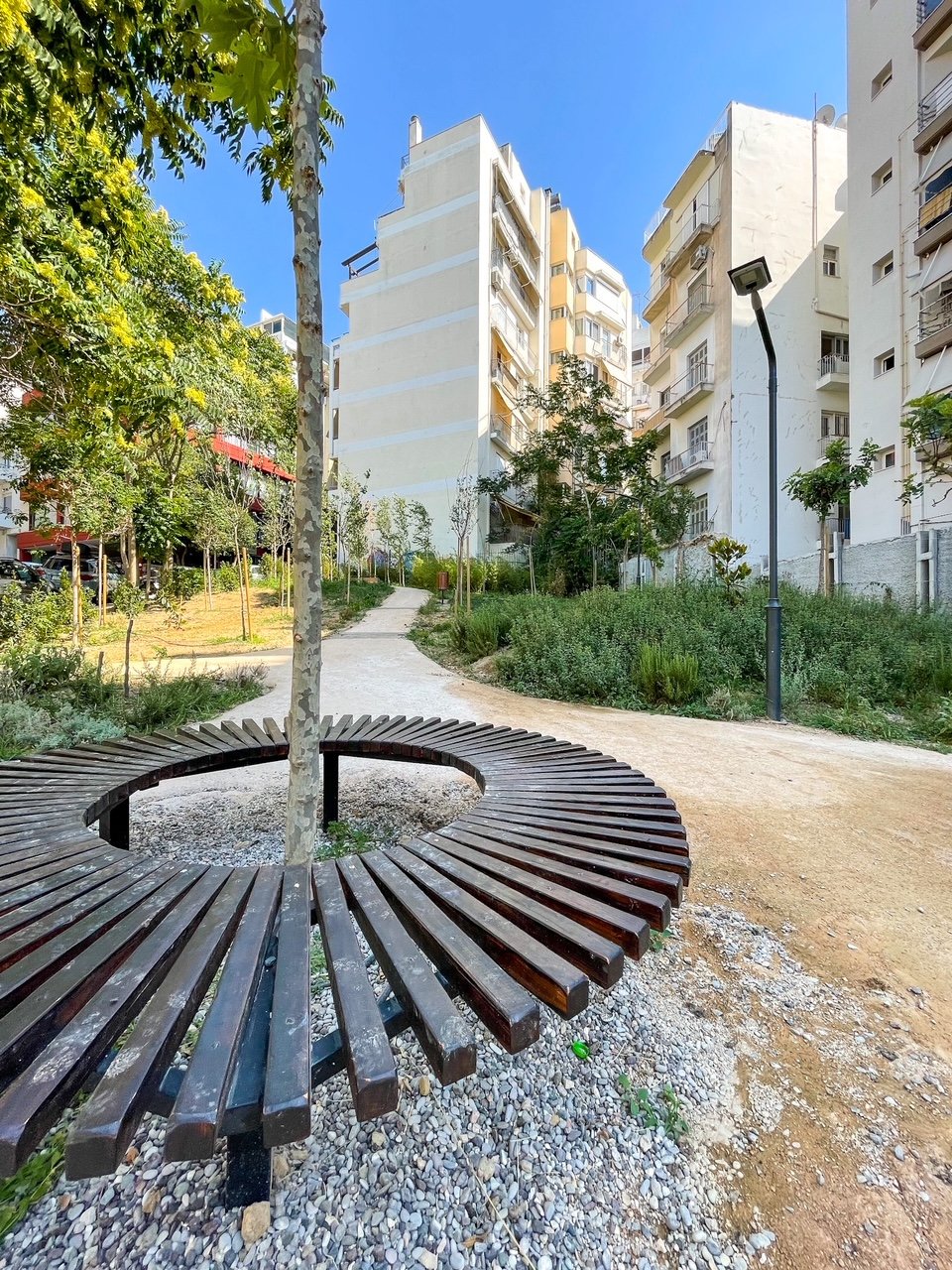 Οι περισσότερες κατασκευές του πάρκου έχουν γίνει από επαναχρησιμοποιημένα ξύλα