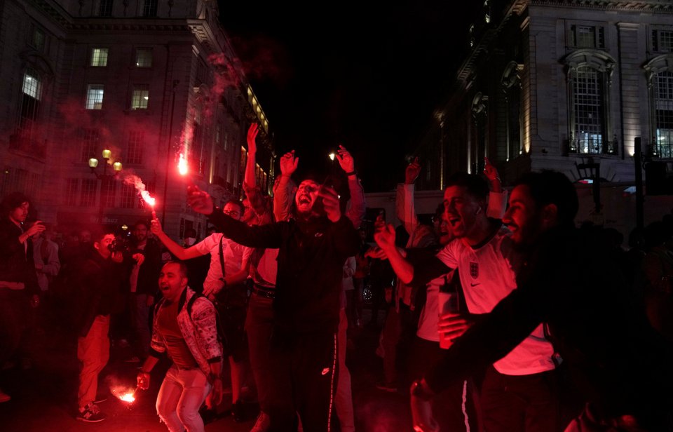 Ξέφρενοι πανηγυρισμοί για την πρόκριση της Αγγλίας