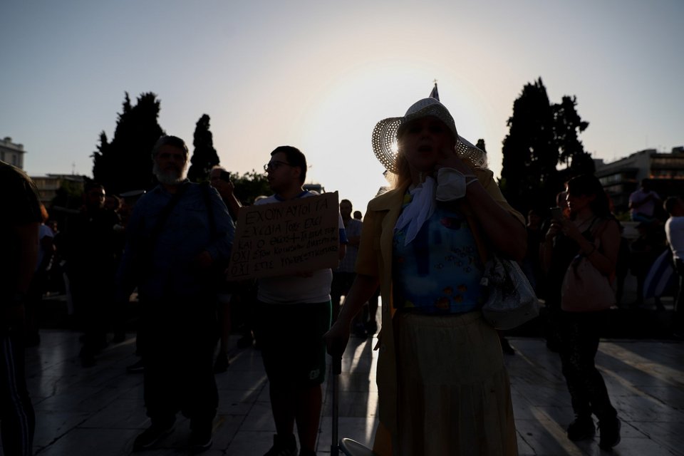 Αντιεμβολιαστές στο Σύνταγμα -Φωτογραφία: EUROKINISSI/ΒΑΣΙΛΗΣ ΡΕΜΠΑΠΗΣ