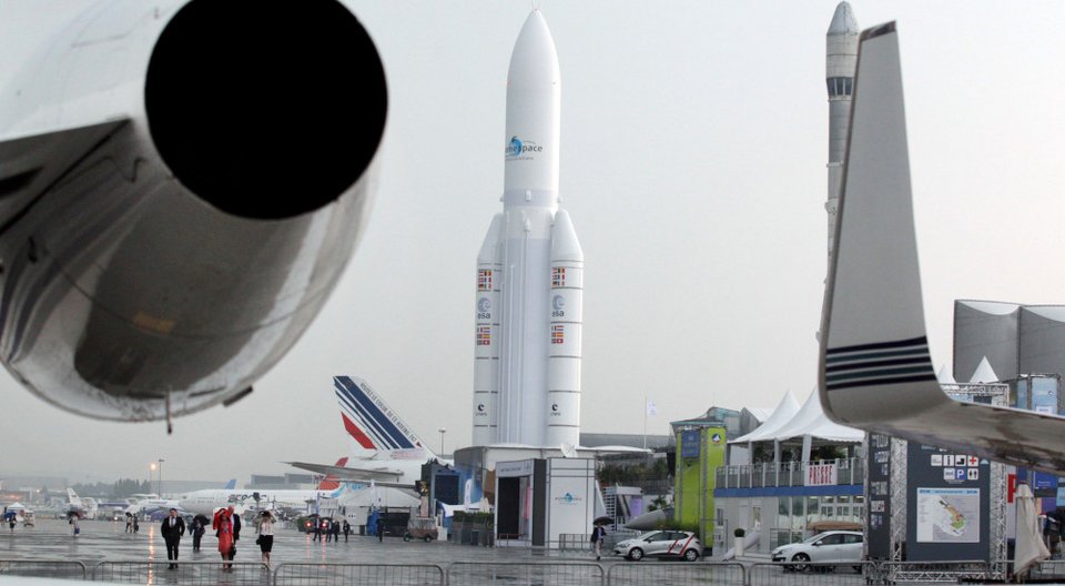 Μοντέλο του ευρωπαϊκού πυραύλου Ariane-5 στο Παρίσι