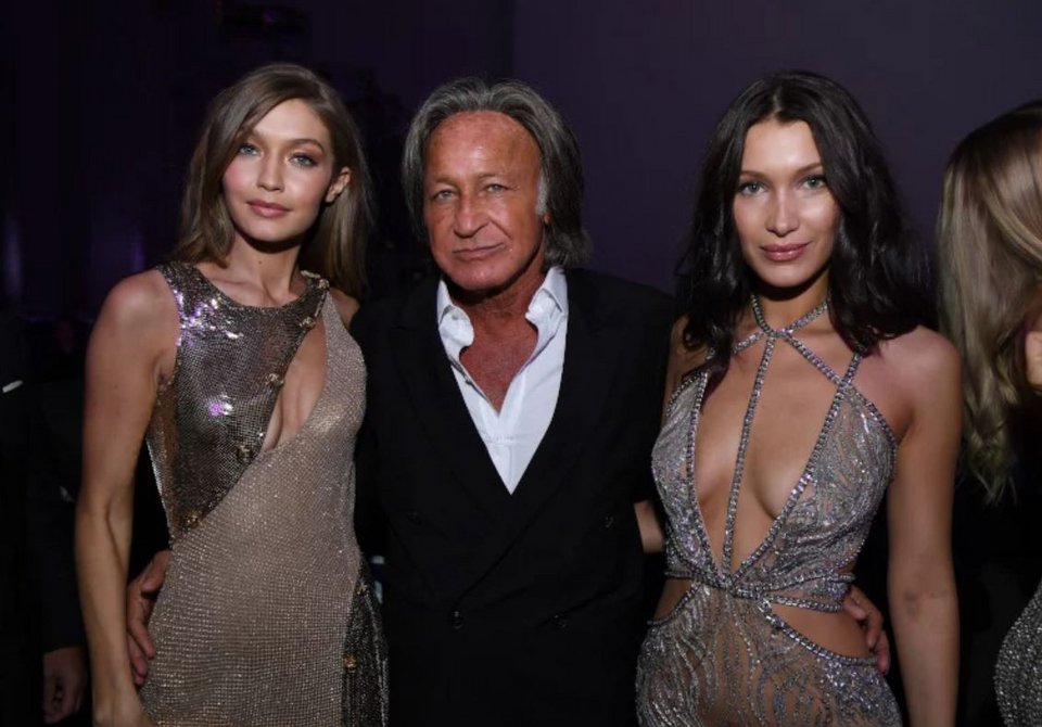 Ο Μοχάμεντ Χαντίντ με τις διάσημες κόρες του, Μπέλα και Τζίτζι    