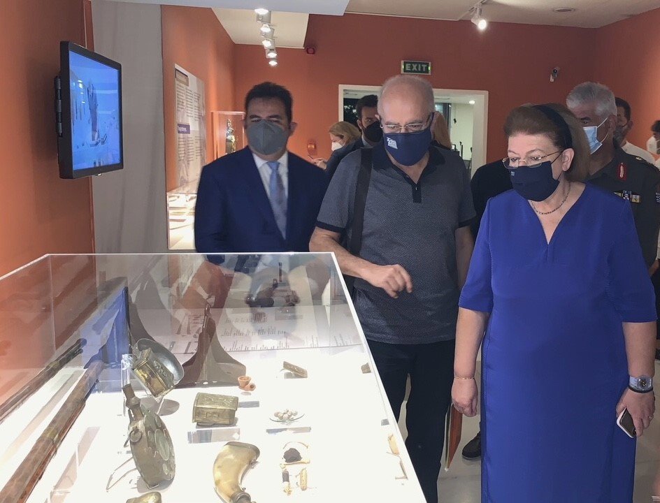 λινα μενδωνη