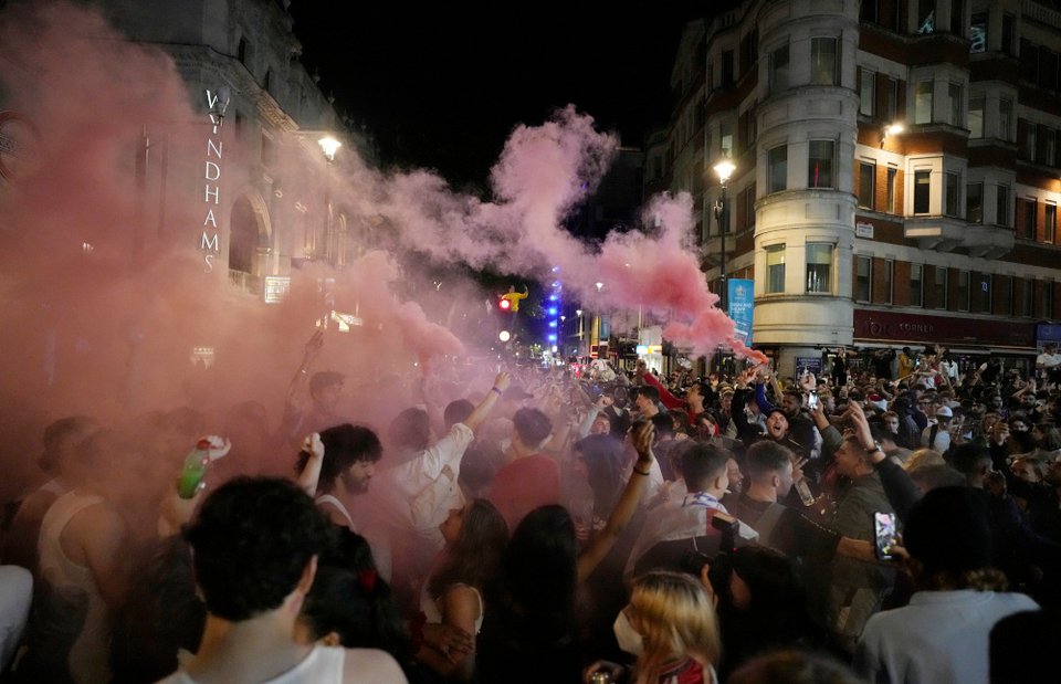 Ξέφρενοι πανηγυρισμοί για την πρόκριση της Αγγλίας