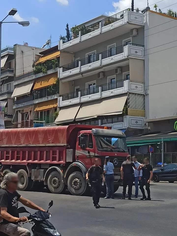 Το φορτηγό που παρέσυρε και σκότωσε την 6χρονη/iefimerida