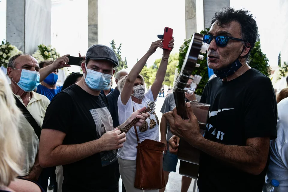 Κηδεία Τόλη Βοσκόπουλου