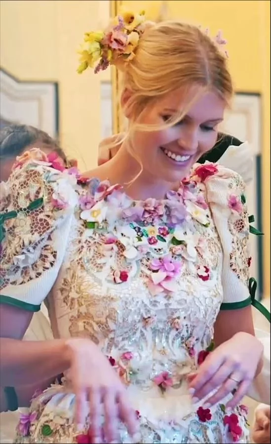 Ένα από τα φορέματα που έβαλε στον γάμο της η Κίτι Σπένσερ