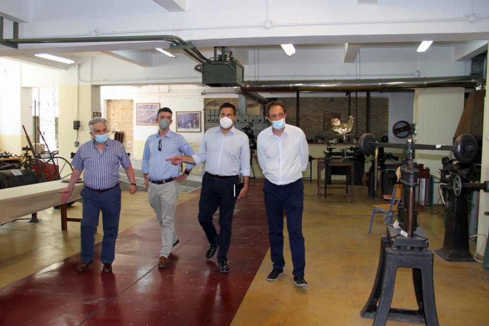 Το κλιμάκιο της ΝΔ επισκέφθηκε και τη Σιβιτανίδειο Σχολή