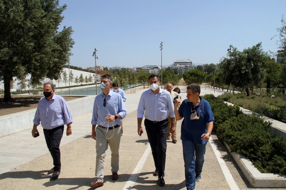 Στον περιβάλλοντα χώρο του Κέντρου Πολιτισμού Ίδρυμα Σταύρος Νιάρχος