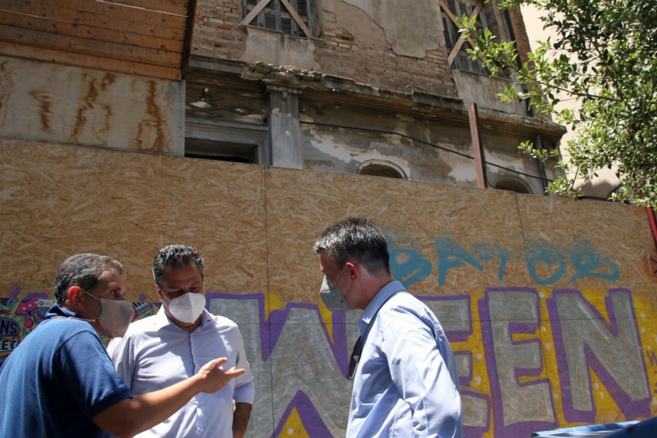 Δρομολογούνται και οι ανακατασκευές κτιρίων